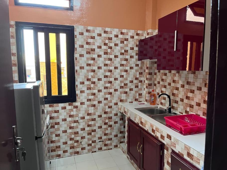 Appartement Spacieux Chez Keur Matou - F2 داكاغْ المظهر الخارجي الصورة